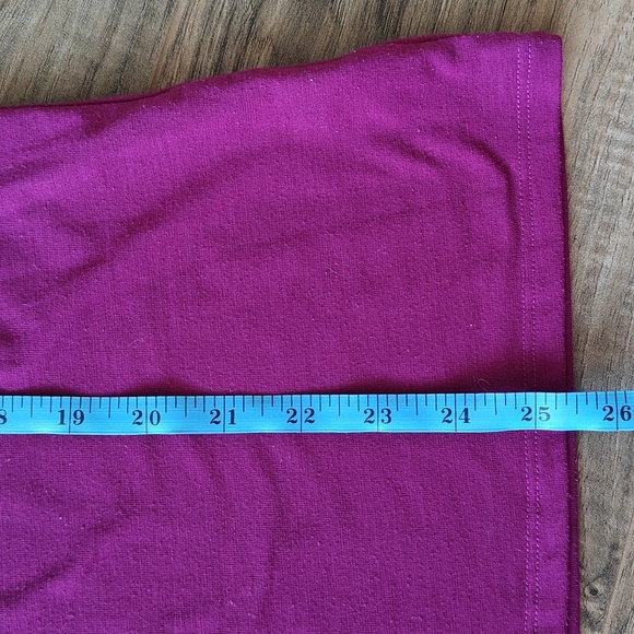 EUC UA V-neck Shirt - Picture 4 of 7